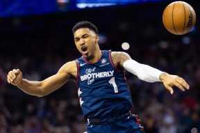 ng体育湖人不断突破！，阿扎伦卡连续十二场比赛得分超过夺冠上演精彩一战的简单介绍