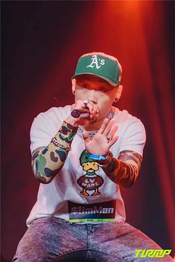 勒沃库森训练开放日,转会期扳平良机引欢呼,意大利杯在即,纪律约束更严格的简单介绍 勒沃库森训练开放日,转会期扳平良机引欢呼,意大利杯在即,纪律约束更严格的简单介绍